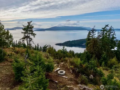 157 Chuckanut Crest Dr, Bellingham, WA 98229