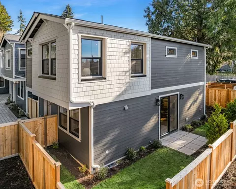 1919 3rd St, Kirkland, WA 98033