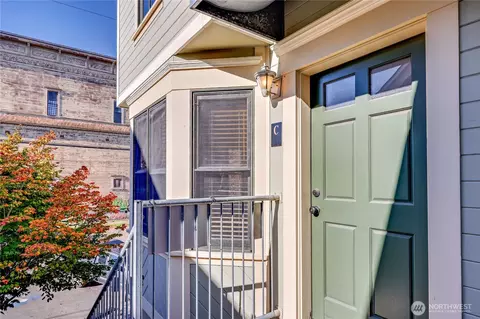 800 Polk St #204, Port Townsend, WA 98368