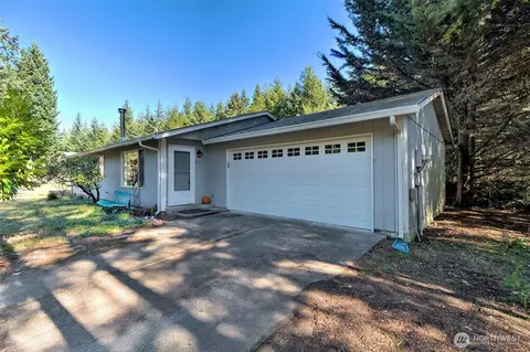 150 E Peaceful Pl, Grapeview, WA 98546
