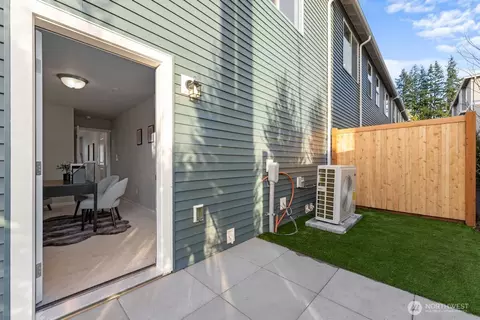 Exterior - 7027 Rainier Dr #A, Everett, WA 98203 photo 6 of 6