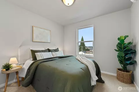 Bedroom - 7027 Rainier Dr #A, Everett, WA 98203 photo 5 of 6