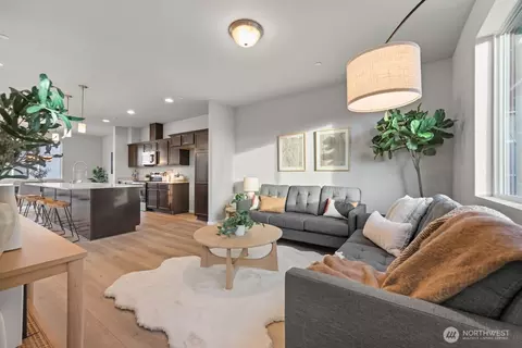 Living - 7027 Rainier Dr #A, Everett, WA 98203 photo 3 of 3