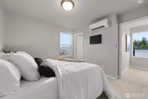 Bedroom - 7027 Rainier Dr #A, Everett, WA 98203 photo 3 of 6