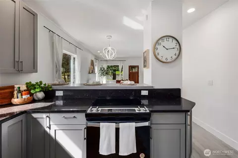 4642 Eastern Ave N, Seattle, WA 98103 photo 13