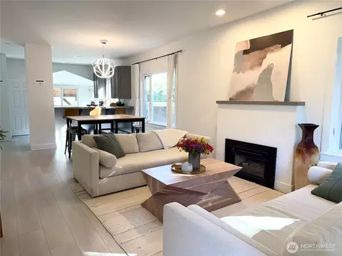 4642 Eastern Ave N, Seattle, WA 98103 photo 8