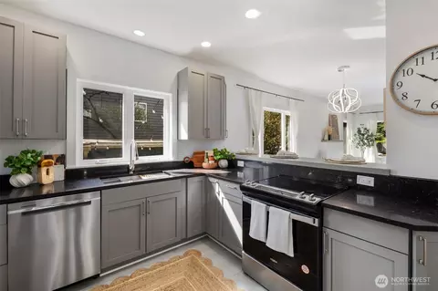 4642 Eastern Ave N, Seattle, WA 98103 photo 14