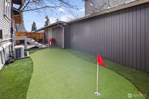 4642 Eastern Ave N, Seattle, WA 98103 photo 29