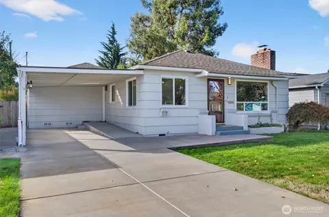 Exterior - 2763 Maple St, Longview, WA 98632 photo 2 of 8