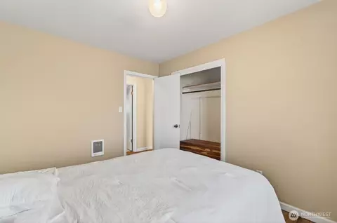 Bedroom - 2763 Maple St, Longview, WA 98632 photo 2 of 8