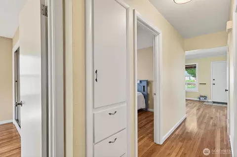 Entry Way - 2763 Maple St, Longview, WA 98632 photo 2 of 3