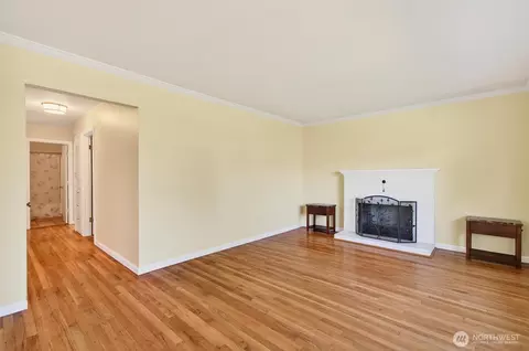 Living - 2763 Maple St, Longview, WA 98632 photo 2 of 4