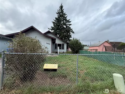 1421 Bowmont Ave, Kelso, WA 98626
