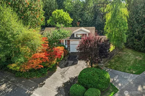 12207 SE 12th St, Bellevue, WA 98005