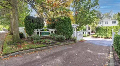 1709 134th Ave SE #19, Bellevue, WA 98005