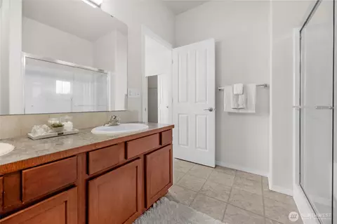 Bath - 14915 38th Dr SE #JJ1180, Bothell, WA 98012 photo 3 of 4
