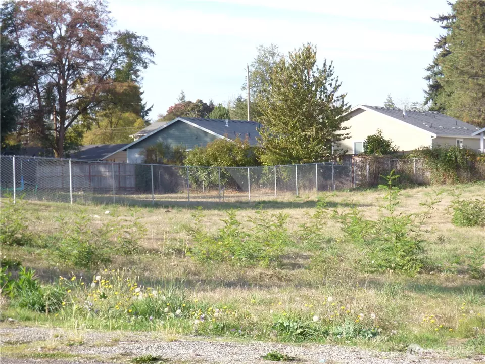  233 170th St E, Spanaway, WA 98387 photo 3