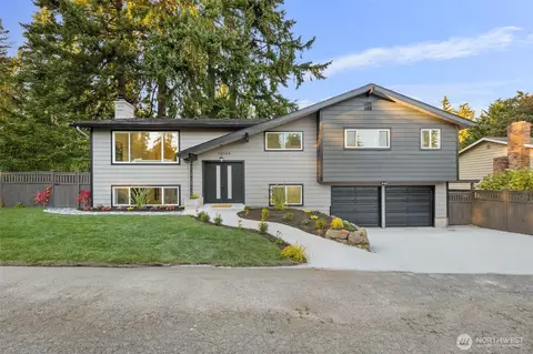 16044 Greenwood Ave N, Shoreline, WA 98133