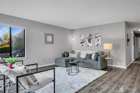 2562 Thorndyke Ave W #104, Seattle, WA 98199