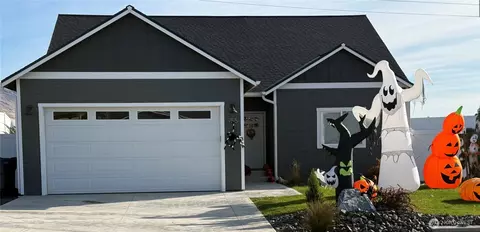 955 N Macaw Ave, East Wenatchee, WA 98802