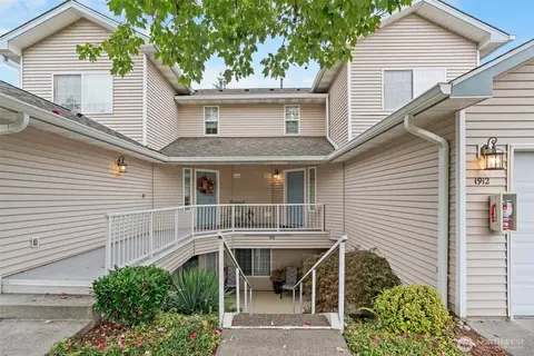 1916 S 368th Pl #202, Federal Way, WA 98003