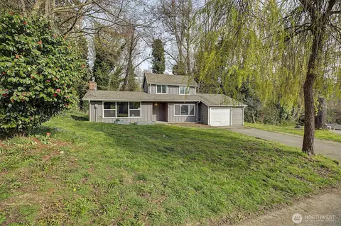 1251 S 230th St, Des Moines, WA 98198