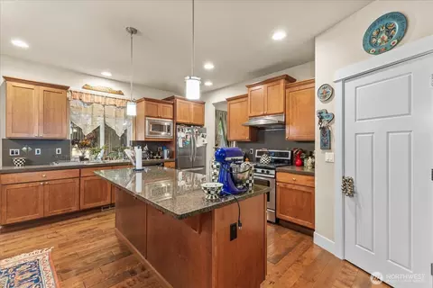Kitchen - 3611 232nd St SE, Bothell, WA 98021 photo 2 of 4
