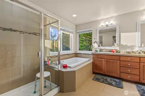 Bath - 3611 232nd St SE, Bothell, WA 98021 photo 2 of 3