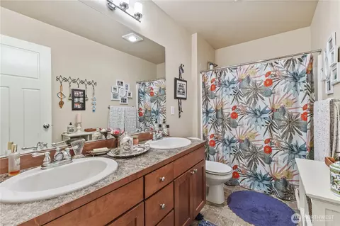 Bath - 3611 232nd St SE, Bothell, WA 98021 photo 3 of 3