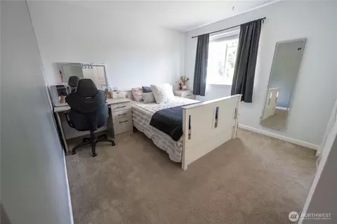 Bedroom - 1486 Division St, Enumclaw, WA 98022 photo 1 of 3