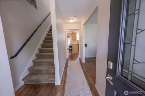 Entry Way - 1486 Division St, Enumclaw, WA 98022 photo 1 of 1