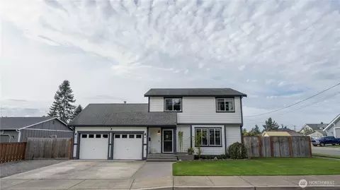 1486 Division St, Enumclaw, WA 98022