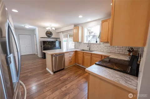 Kitchen - 1486 Division St, Enumclaw, WA 98022 photo 1 of 3