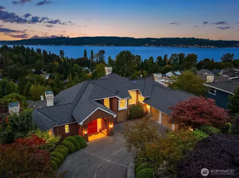 8726 Paisley Dr NE, Seattle, WA 98115