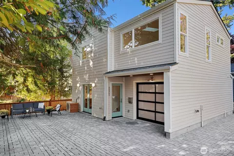 8809 12th Ave NE, Seattle, WA 98115