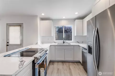 20201 13th Street Ct E, Spanaway, WA 98387 photo 2