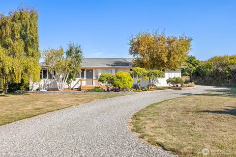 1330 Thornton Dr, Sequim, WA 98382