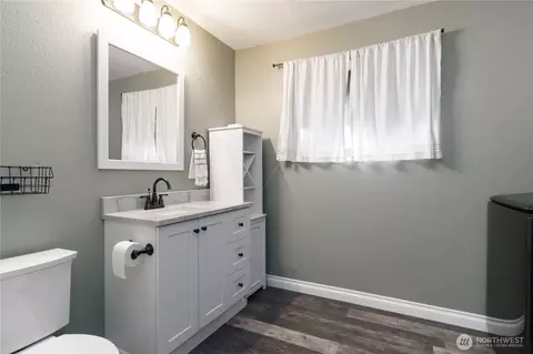 Bath - 10621 NE 147th St, Bothell, WA 98011 photo 3 of 3