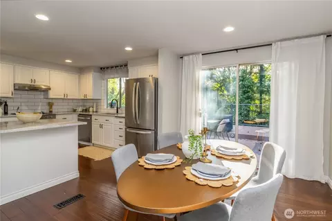 Dining - 10621 NE 147th St, Bothell, WA 98011 photo 2 of 2