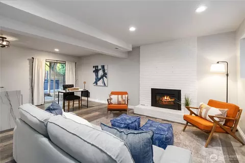 Living - 10621 NE 147th St, Bothell, WA 98011 photo 6 of 7