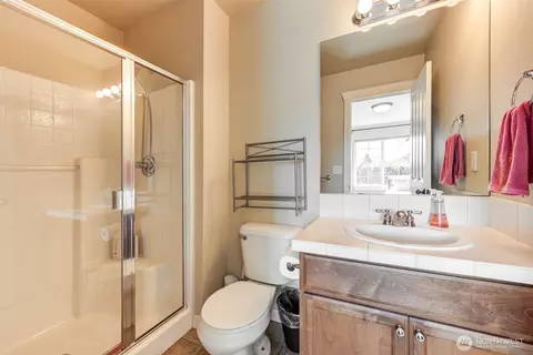 Bath - 3717 186th St SE, Bothell, WA 98012 photo 3 of 5