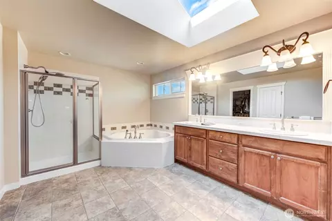 Bath - 3717 186th St SE, Bothell, WA 98012 photo 4 of 5