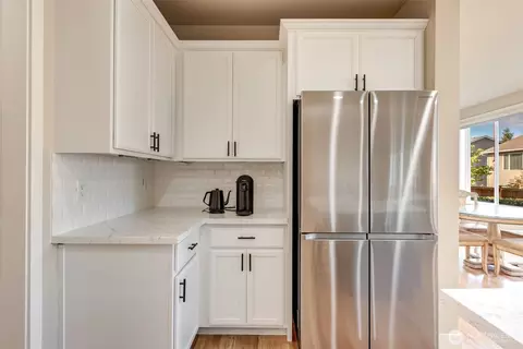 Kitchen - 3717 186th St SE, Bothell, WA 98012 photo 5 of 5