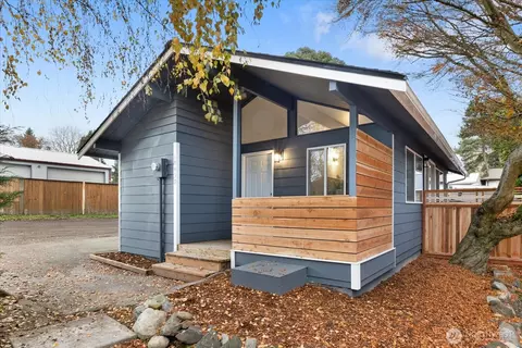10439 17th Ave SW, Seattle, WA 98146