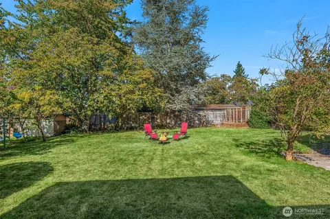 Exterior - 307 Tamarack Ave, Everett, WA 98203 photo 7 of 11