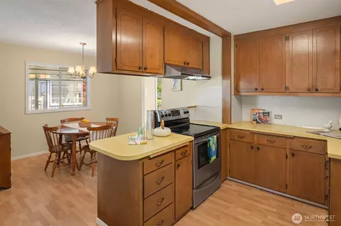 Kitchen - 307 Tamarack Ave, Everett, WA 98203 photo 2 of 3