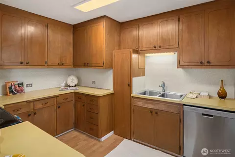 Kitchen - 307 Tamarack Ave, Everett, WA 98203 photo 1 of 3