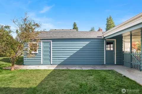 Exterior - 307 Tamarack Ave, Everett, WA 98203 photo 2 of 11