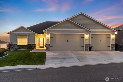 887 Waylon Dr, West Richland, WA 99353