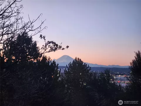 15266 Sunwood Blvd #D32, Tukwila, WA 98188
